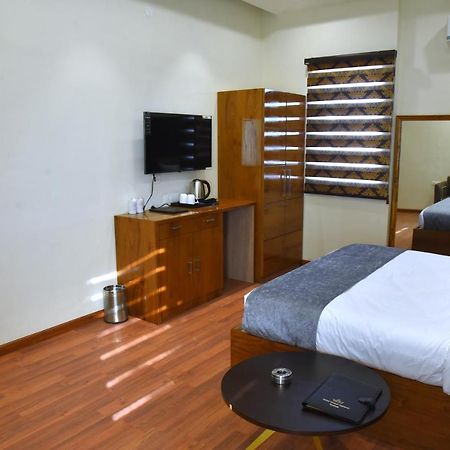 Hotel Vishal Imperial Rohtak Zewnętrze zdjęcie