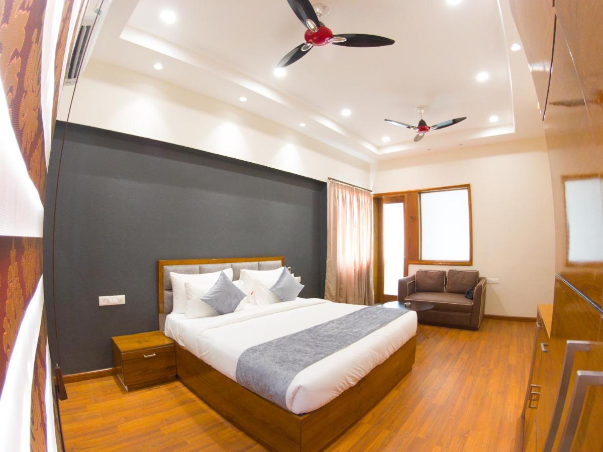 Hotel Vishal Imperial Rohtak Zewnętrze zdjęcie