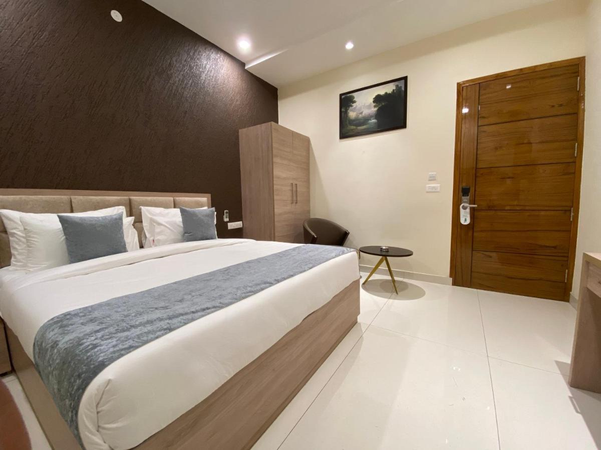 Hotel Vishal Imperial Rohtak Zewnętrze zdjęcie