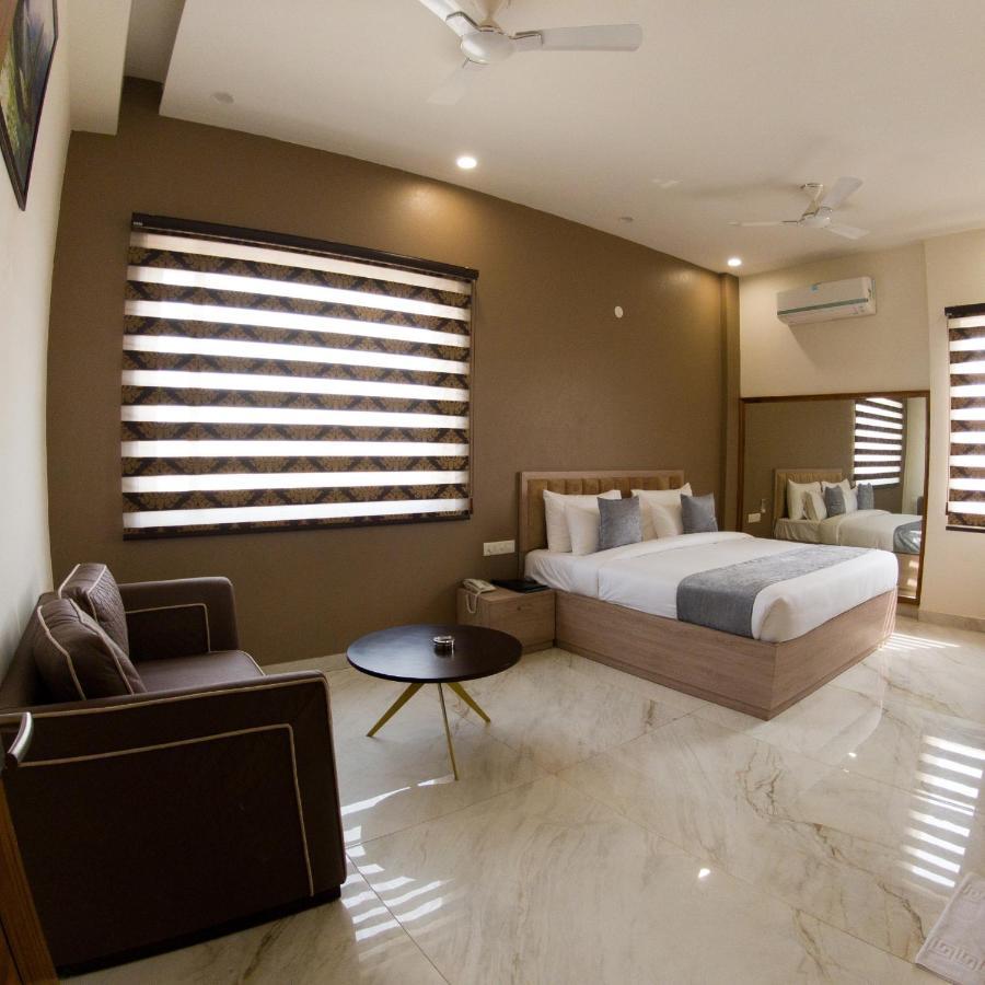 Hotel Vishal Imperial Rohtak Zewnętrze zdjęcie