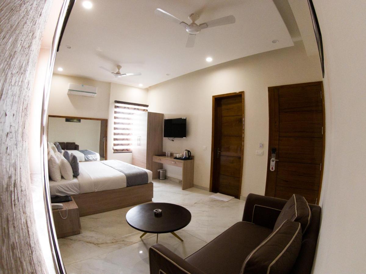 Hotel Vishal Imperial Rohtak Zewnętrze zdjęcie